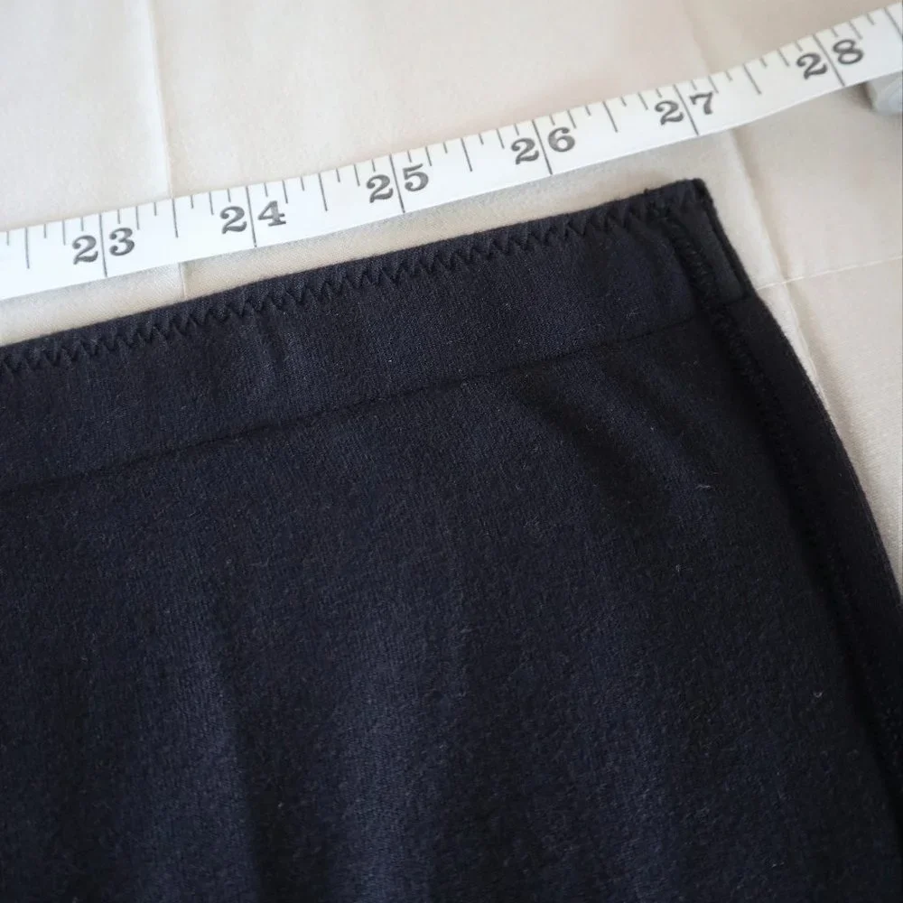 Lululemon Black Multi-Way Customizable Vinyasa Snap Scarf with Arm Holes - Picture 5 of 7